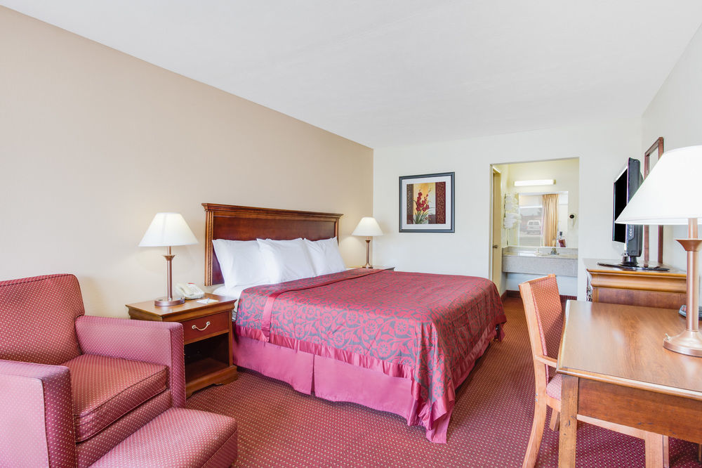 Days Inn By Wyndham Chester Esterno foto