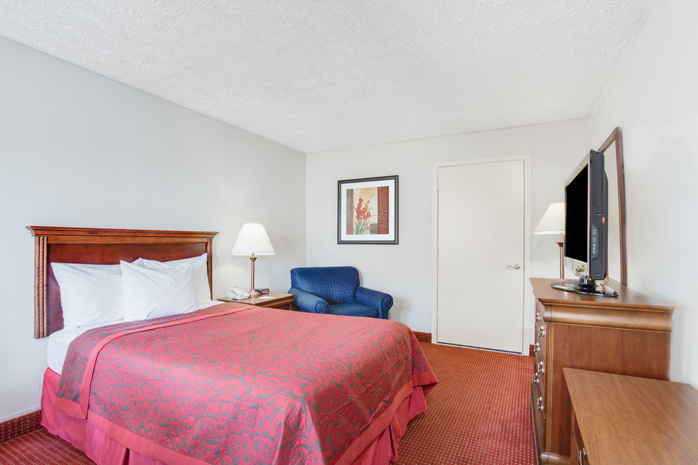 Days Inn By Wyndham Chester Esterno foto